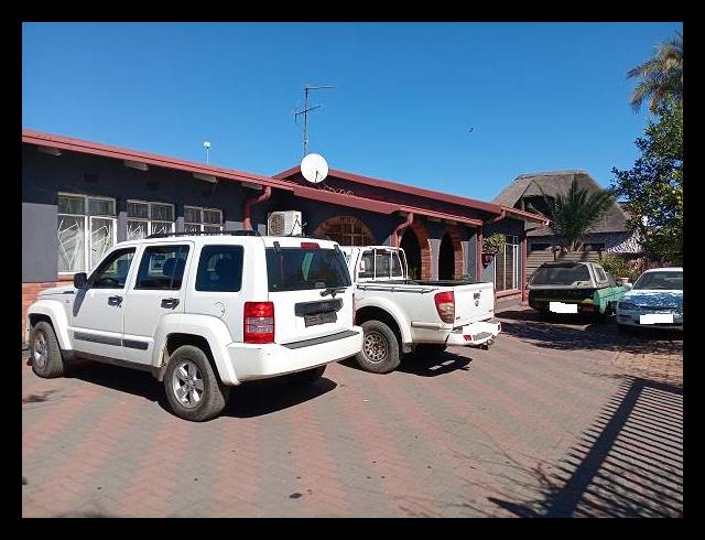 4 BEDROOM HOUSE FOR SALE IN VANDERBIJLPARK CE 2..